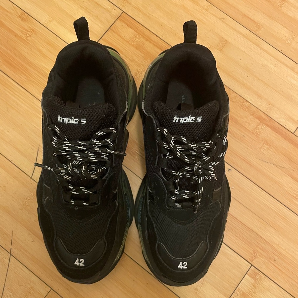 Balenciaga - Picture 2 of 3